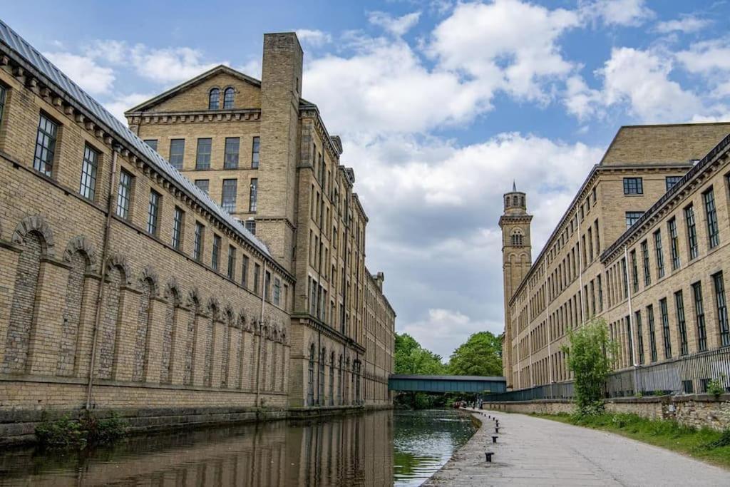 Beautiful, Relaxing Home In Central Saltaire Exterior photo